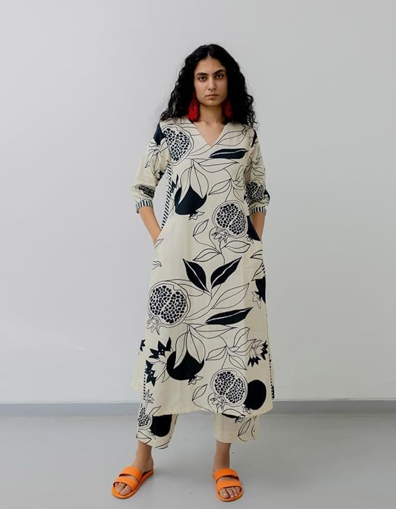 Women's Rayon Blend Straight Printed Kurta with Pant